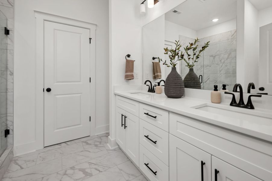 Tiger Hill Townhomes - Murfreesboro, TN - DSLD Homes - Primary Bathroom