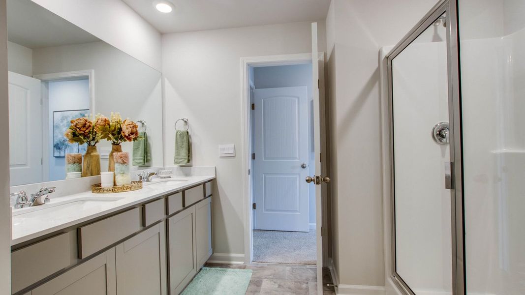 Furnished interior in a model home at Woodbridge Glen Townhomes in Lebanon (Image 11).