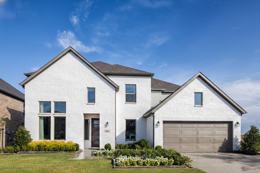Front exterior of a home in the Highland Lakes 60s community, located in McKinney, TX (Image 4).