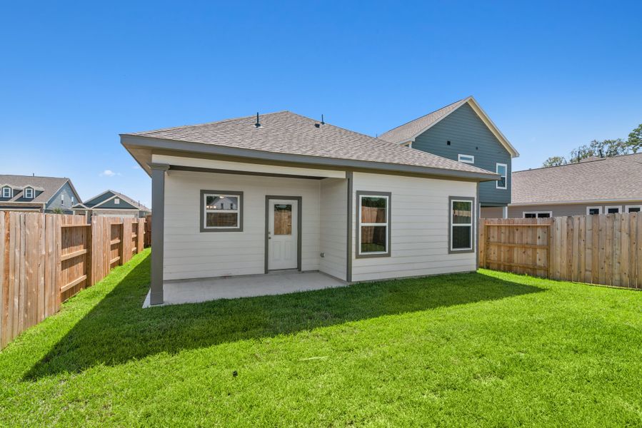 The Blue Jay II - Back Patio