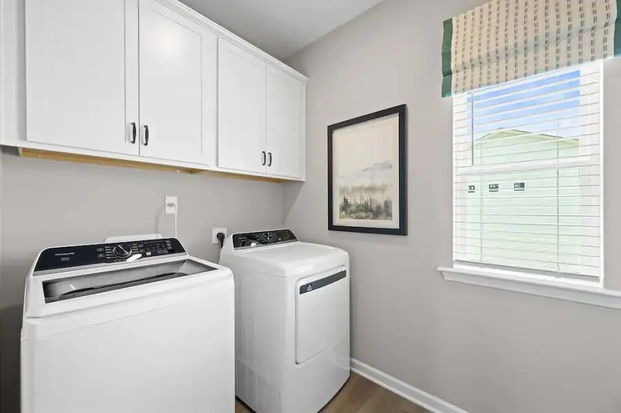 The Buford II Laundry Room | Pineworth Landing | Macon, GA
