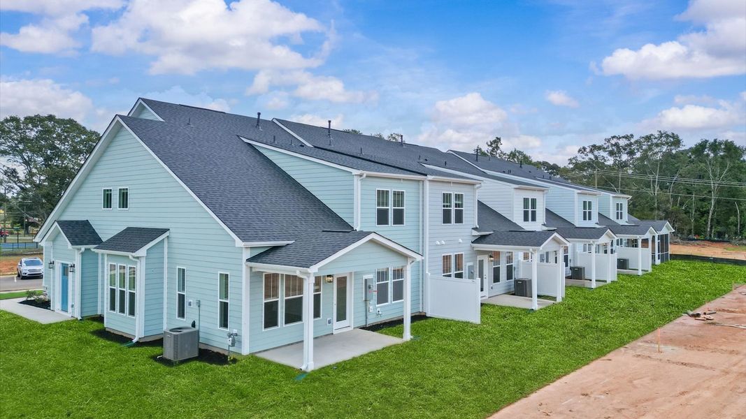 Exterior details of a home in Village at Midway, Anderson (Image 4).