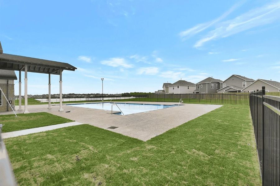 Community amenity available to residents of Glendale Lakes in Rosharon (Image 2).