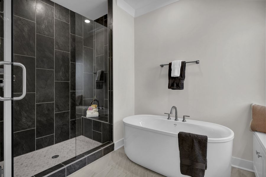 Warwick II | Primary Bathroom