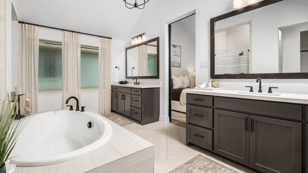 Furnished interior in a model home at Ventana 70' in Fort Worth (Image 10).