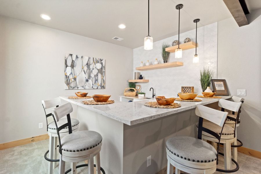 The Aurora Highlands,80019