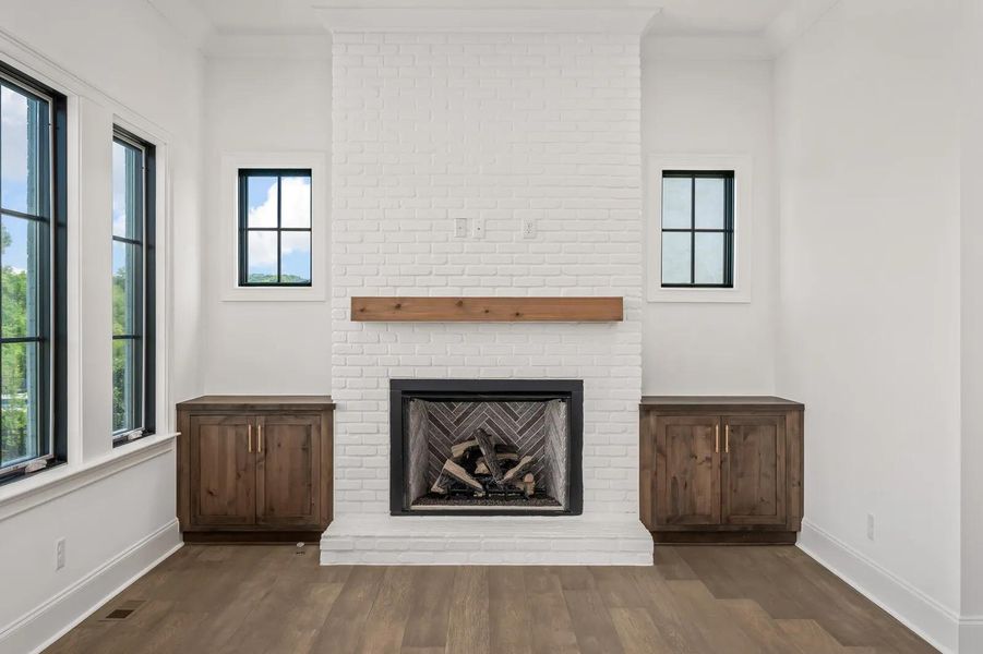 The Dresden H Hearth Room