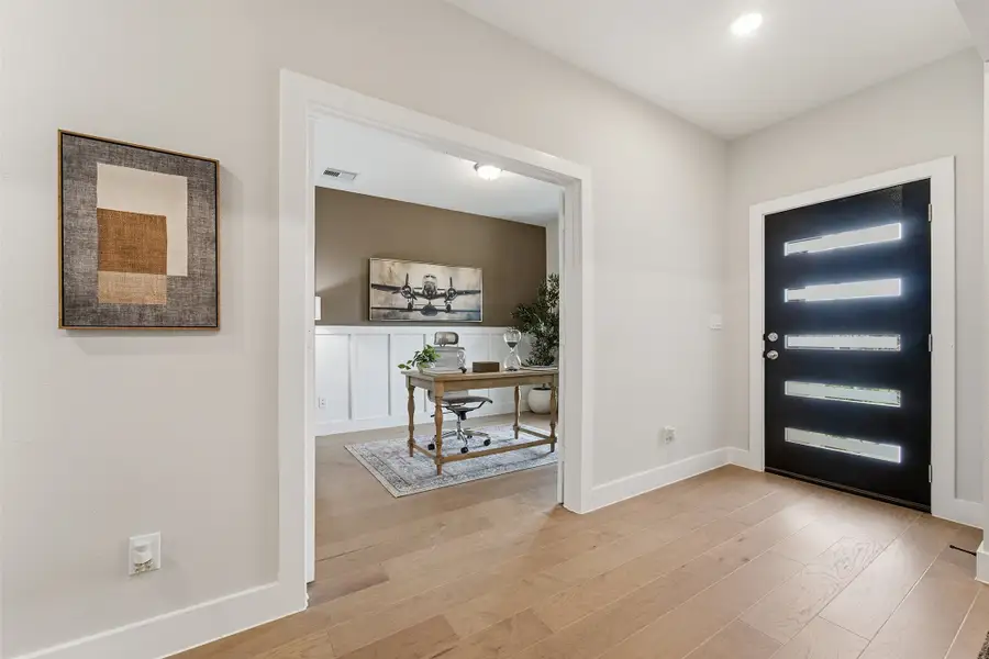 Furnished interior in a model home at Sierra Vista in Rosharon (Image 6). Furnished interior in a model home at Sierra Vista in Rosharon (Image 6).