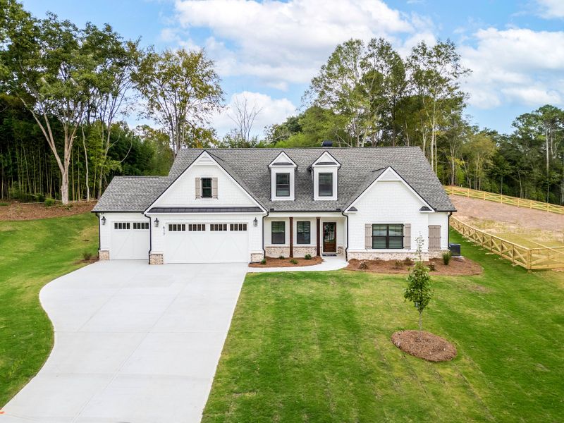 Front exterior of a home in the Spring Creek community, located in Monroe, GA (Image 14).