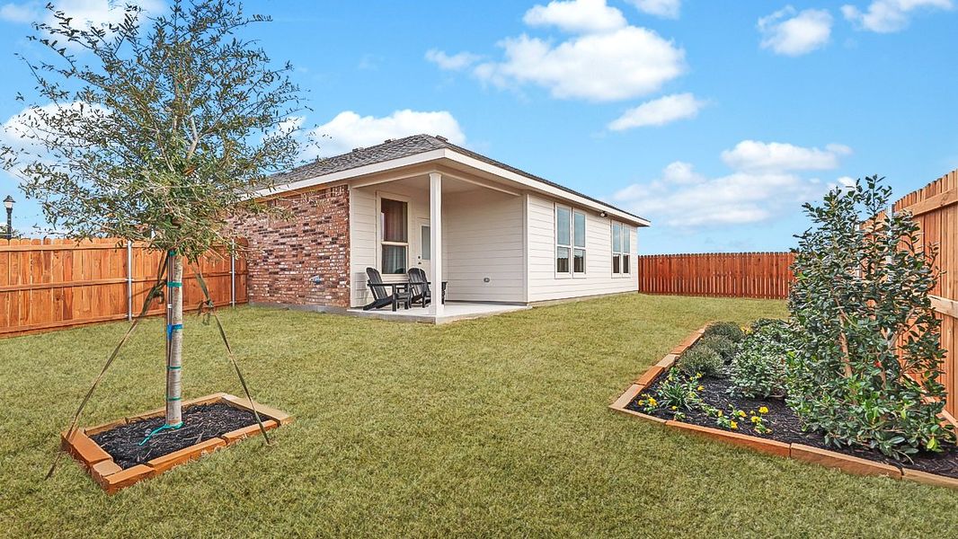 Exterior details of a home in Lankford Farms, Cleburne (Image 5).