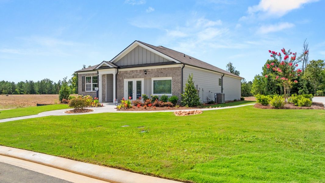 Front exterior of a home in the Northberry community, located in Rome, GA (Image 12).