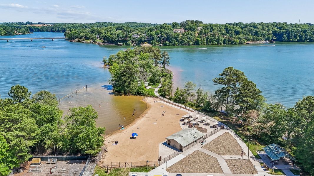 Community amenity available to residents of Esplanade at Lake Hickory in Taylorsville (Image 3).