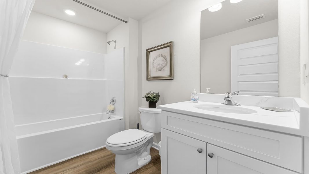 Furnished interior in a model home at Park Place in Panama City (Image 27).