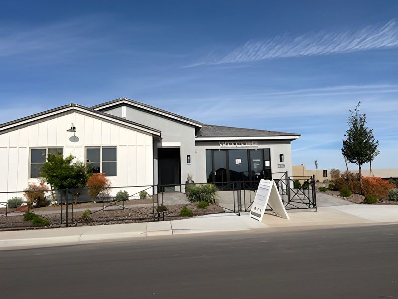 Exterior details of a home in Bella Vista Farms, San Tan Valley (Image 5).