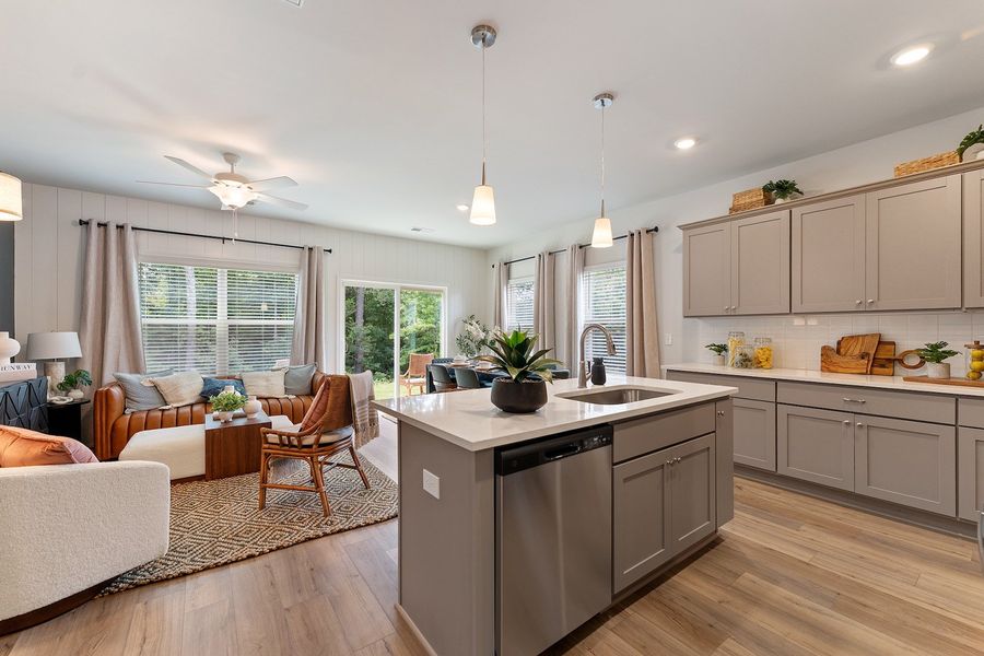 Dahlia | Kitchen
