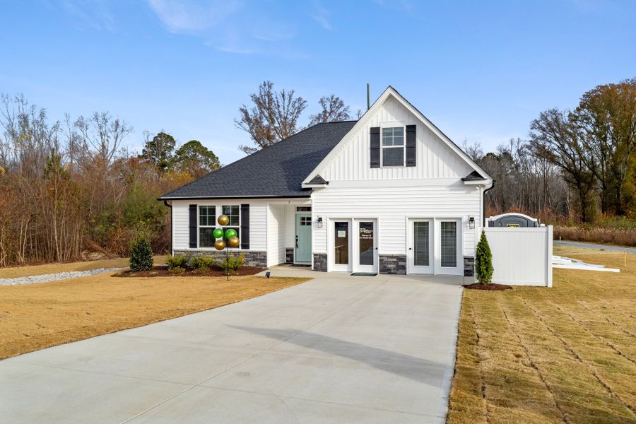 Julie II Front Exterior