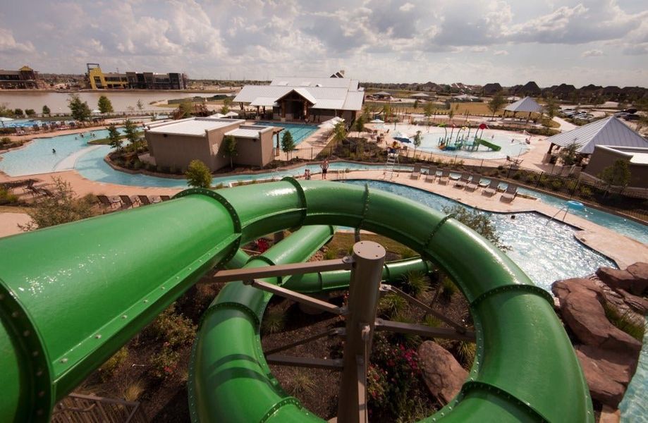 Community amenity available to residents of Towne Lake in Cypress (Image 4).