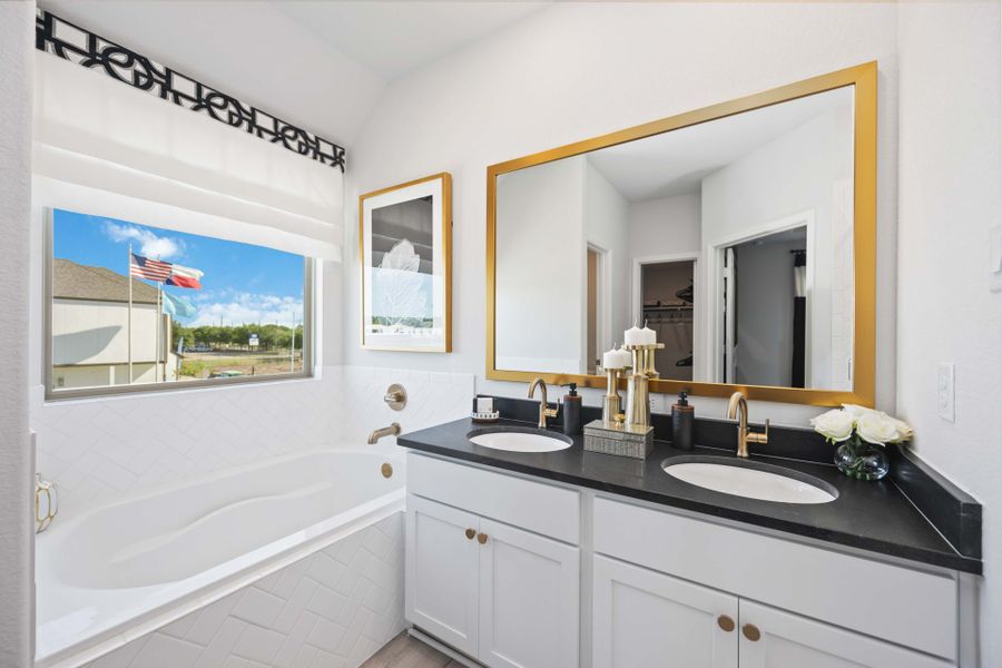 Cloverdale Model Home - Primary Bathroom