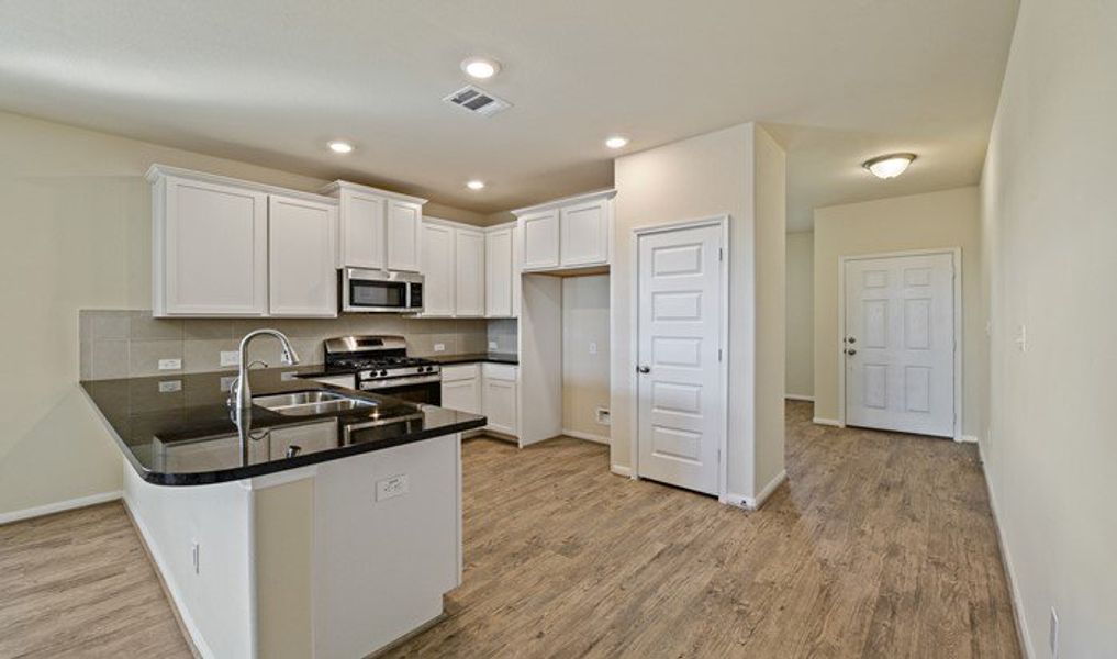 Image 14 of the Legends Bay community in Baytown, TX.