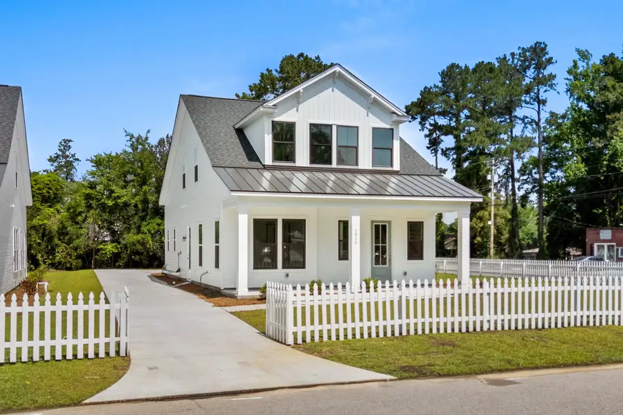 Front exterior of a home in the Downtown Loris Homes community, located in Loris, SC (Image 3). Front exterior of a home in the Downtown Loris Homes community, located in Loris, SC (Image 3).