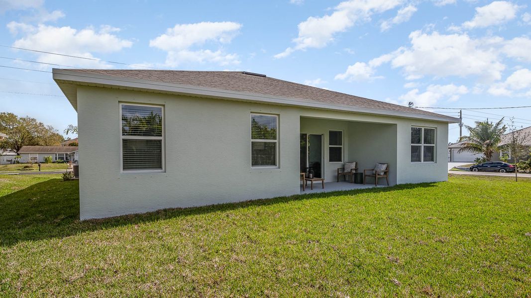 Exterior details of a home in Port St. Lucie Spot Lots, Port St. Lucie (Image 4). Exterior details of a home in Port St. Lucie Spot Lots, Port St. Lucie (Image 4).