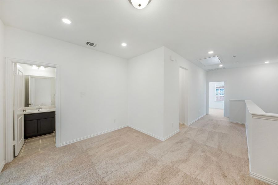 Image 57 of the Legends Crossing - Bungalows community in Irving, TX.