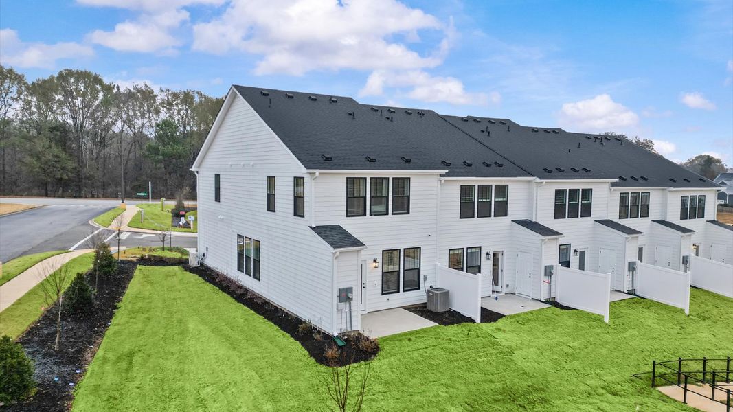 Exterior details of a home in Gresham Station, Simpsonville (Image 3). Exterior details of a home in Gresham Station, Simpsonville (Image 3).