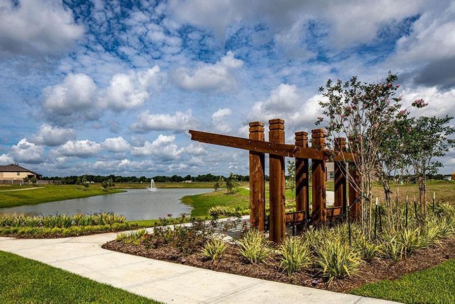 Image 7 of the Lakes of Savannah community in Rosharon, TX.