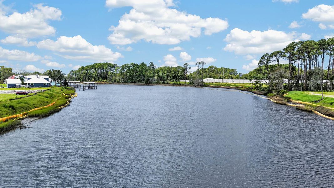 Natural surroundings and green spaces near Broward Key in Jacksonville, FL (Image 4).