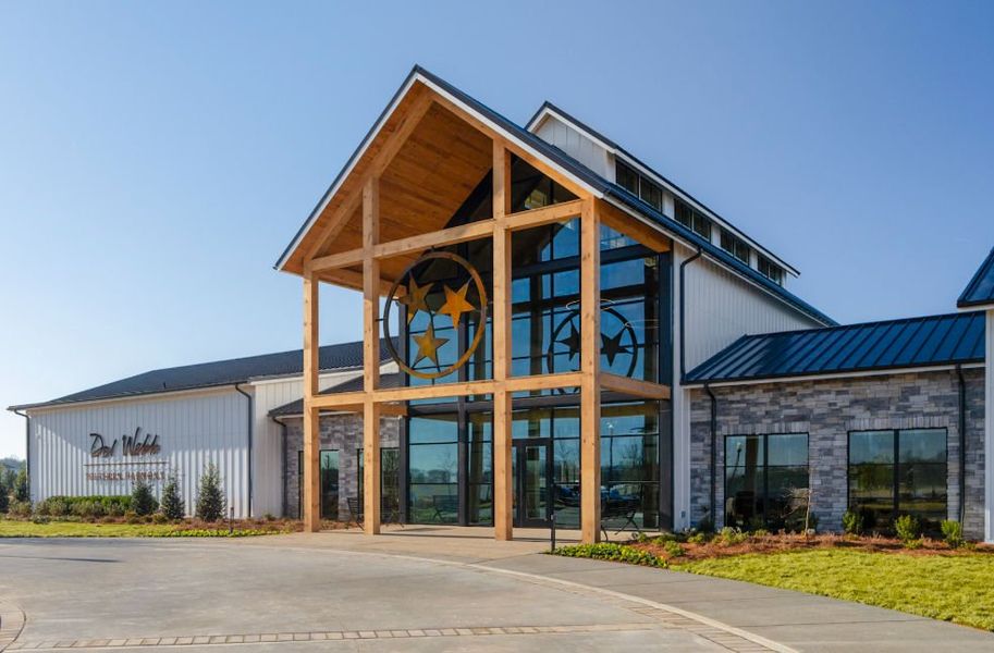 World-Class Amenity Center World-Class Amenity Center