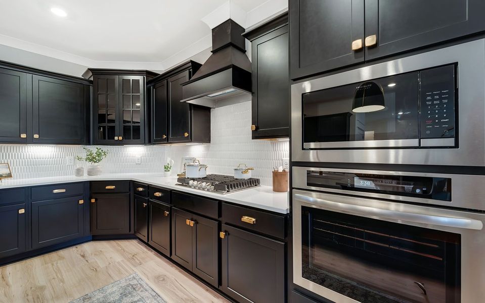 Furnished interior in a model home at Dorris Farm in White House (Image 17).
