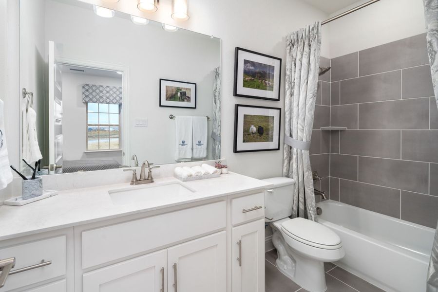 Lake Breeze,75166 Lake Breeze,75166