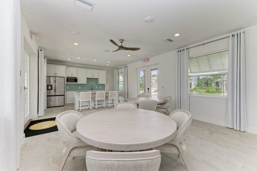 Furnished interior in a model home at The Laurels in Parrish (Image 157).