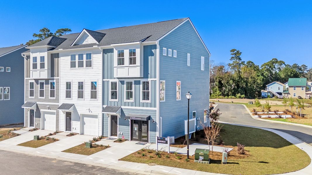 Seabreeze Crossing Townhomes Exterior