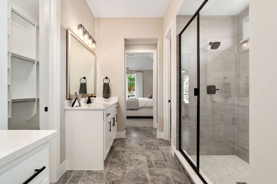 Plan 1685 Main Bathroom Representative Photo by American Legend Homes