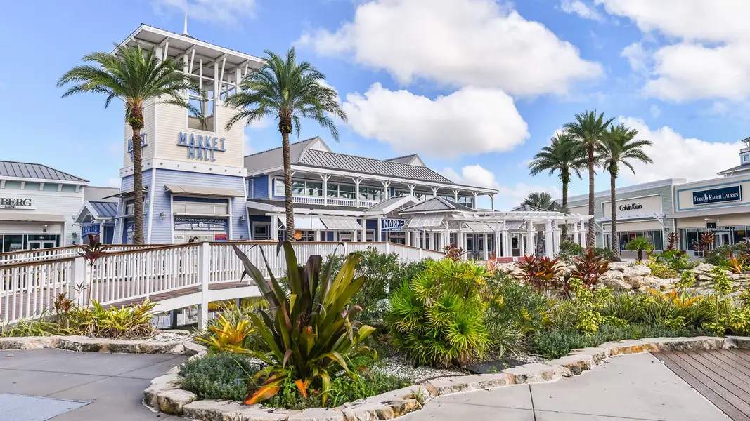 Tampa Premium Outlets 1