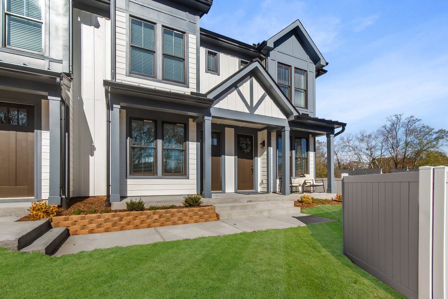 Exterior details of a home in Hawthorne Summit, Greenville (Image 18).