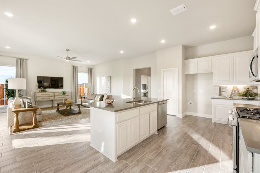 Timberbrook Caraway. Bloomfield Homes - New Homes in Dallas Fort Worth, Texas