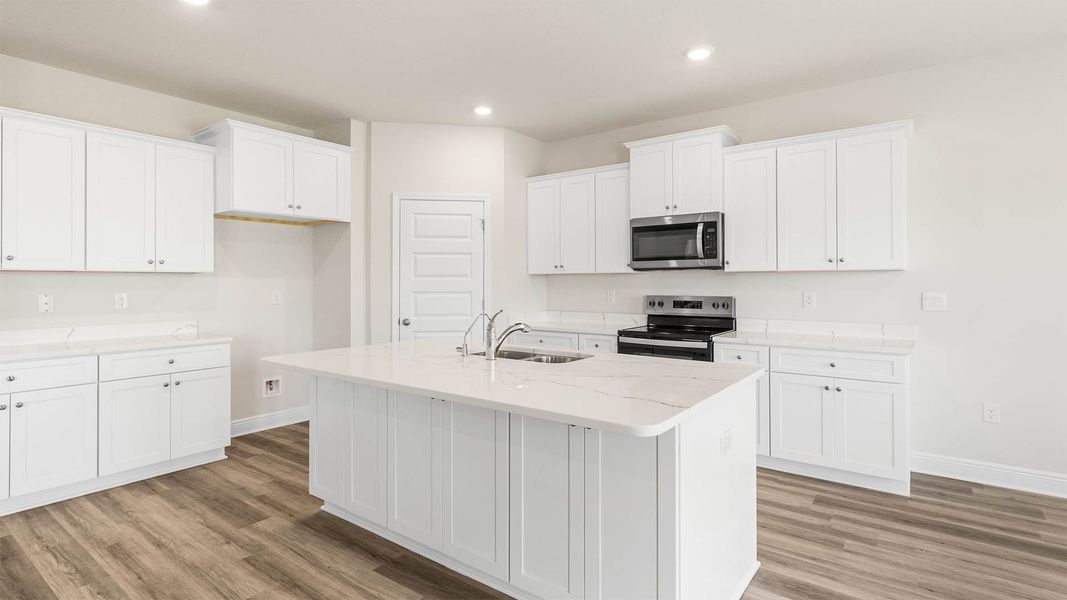 Furnished interior in a model home at Titus Park in Panama City (Image 11).