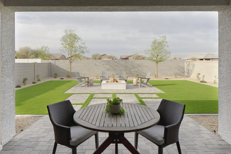 Exterior details of a home in Sunset Farms, Tolleson (Image 5).