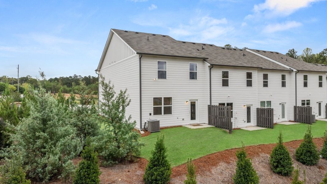 Image 58 of the Woodbury Park community in Atlanta, GA.