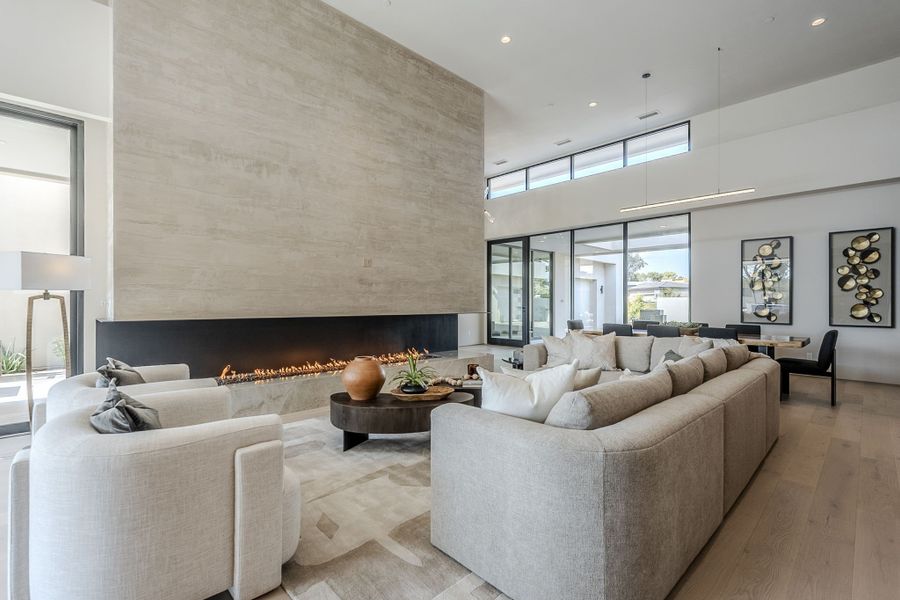 Furnished interior in a model home at Ironwood Golf Villas in Paradise Valley (Image 12).