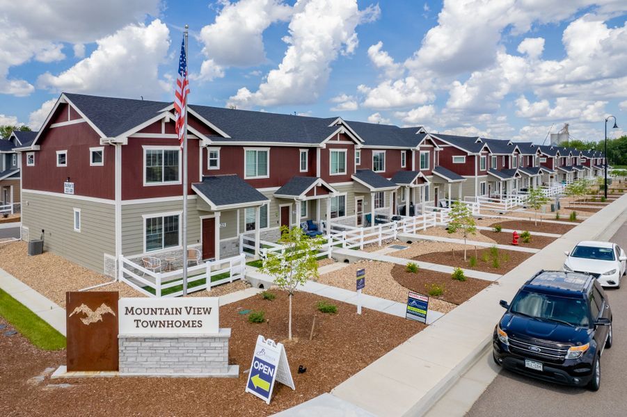 Mountain View-5 Plex-Front View Mountain View-5 Plex-Front View