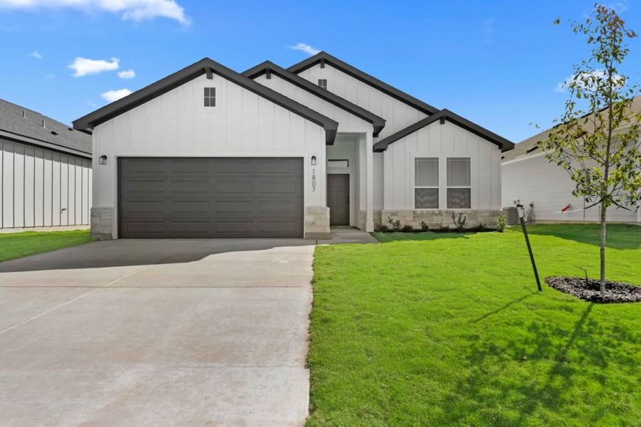 Front exterior of a home in the Ridge at Knob Creek community, located in Temple, TX (Image 6).