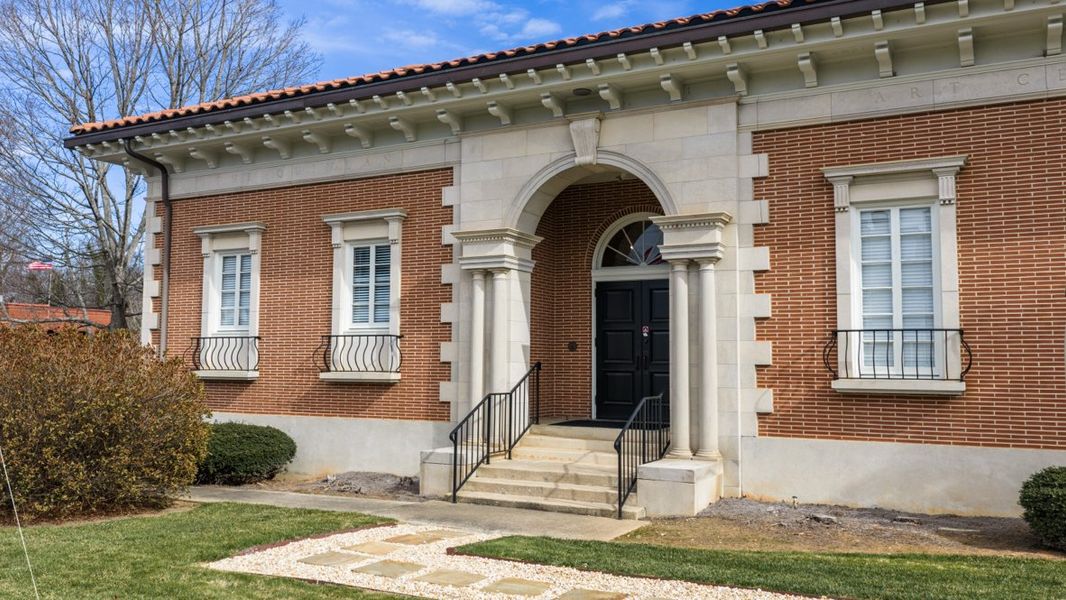 Exterior details of a home in Village at Pine Valley, Gainesville (Image 5).