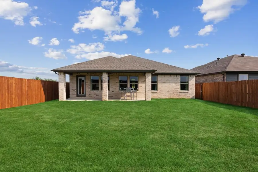 Exterior details of a home in Baker Farms, Cleburne (Image 3).