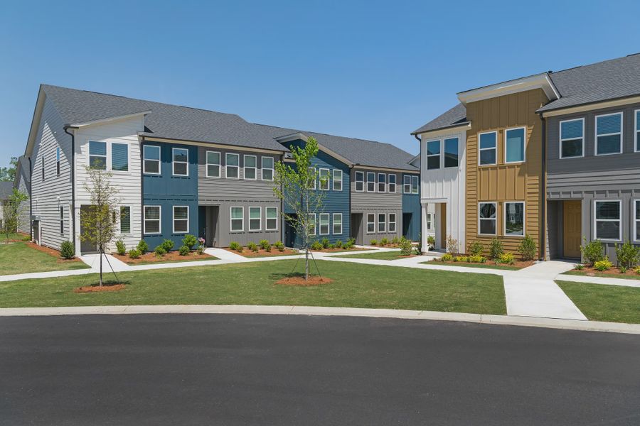 Front exterior of a home in the Park Vue community, located in Atlanta, GA (Image 4).