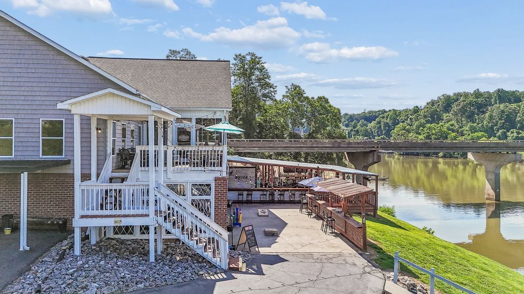 Community amenity available to residents of Esplanade at Lake Hickory in Taylorsville (Image 5).