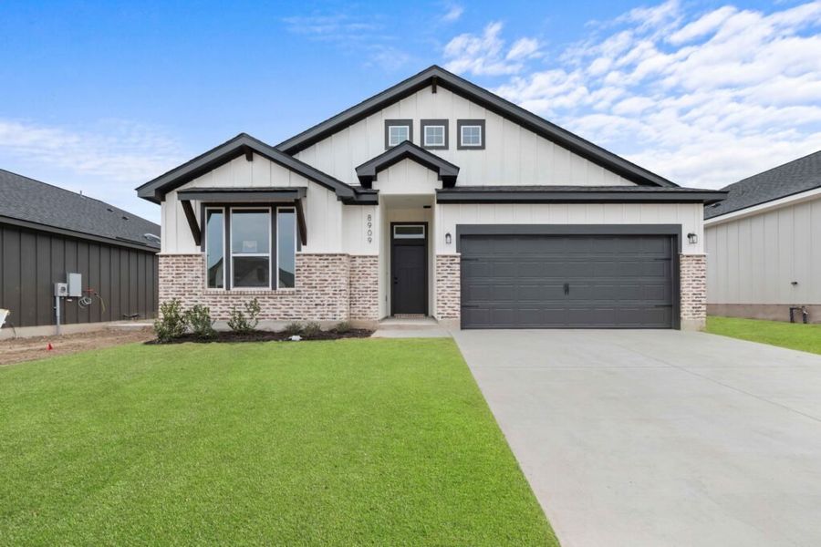 Front exterior of a home in the Mesa Ridge community, located in Temple, TX (Image 6).