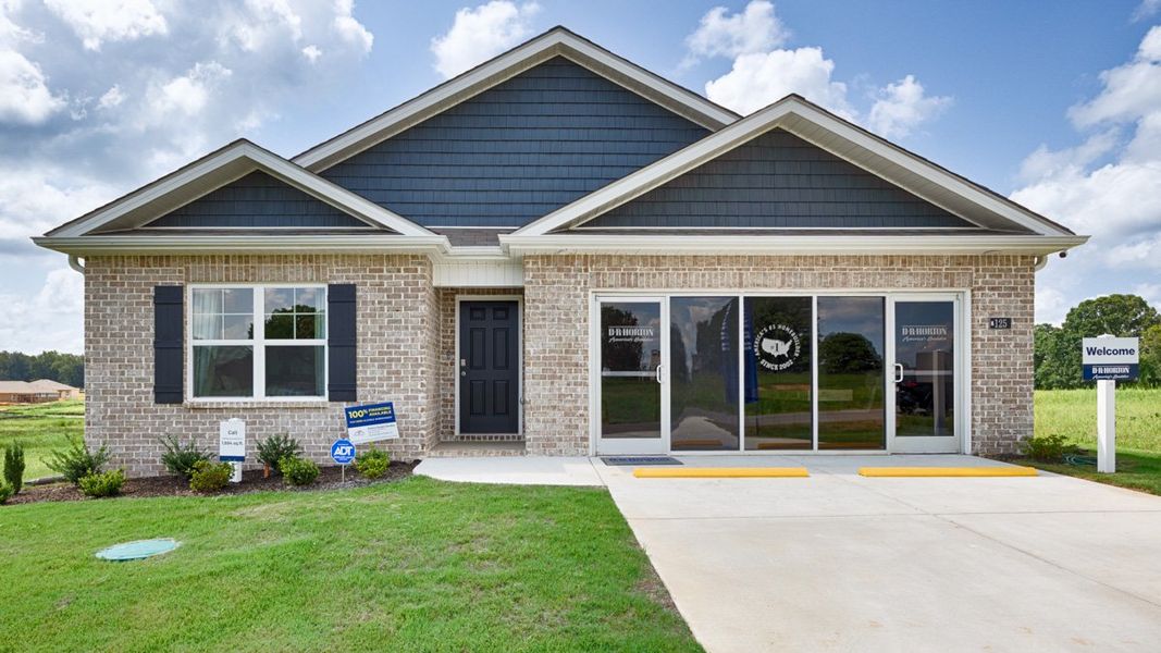 Front exterior of a home in the Bailey Park community, located in Fayetteville, TN (Image 15).